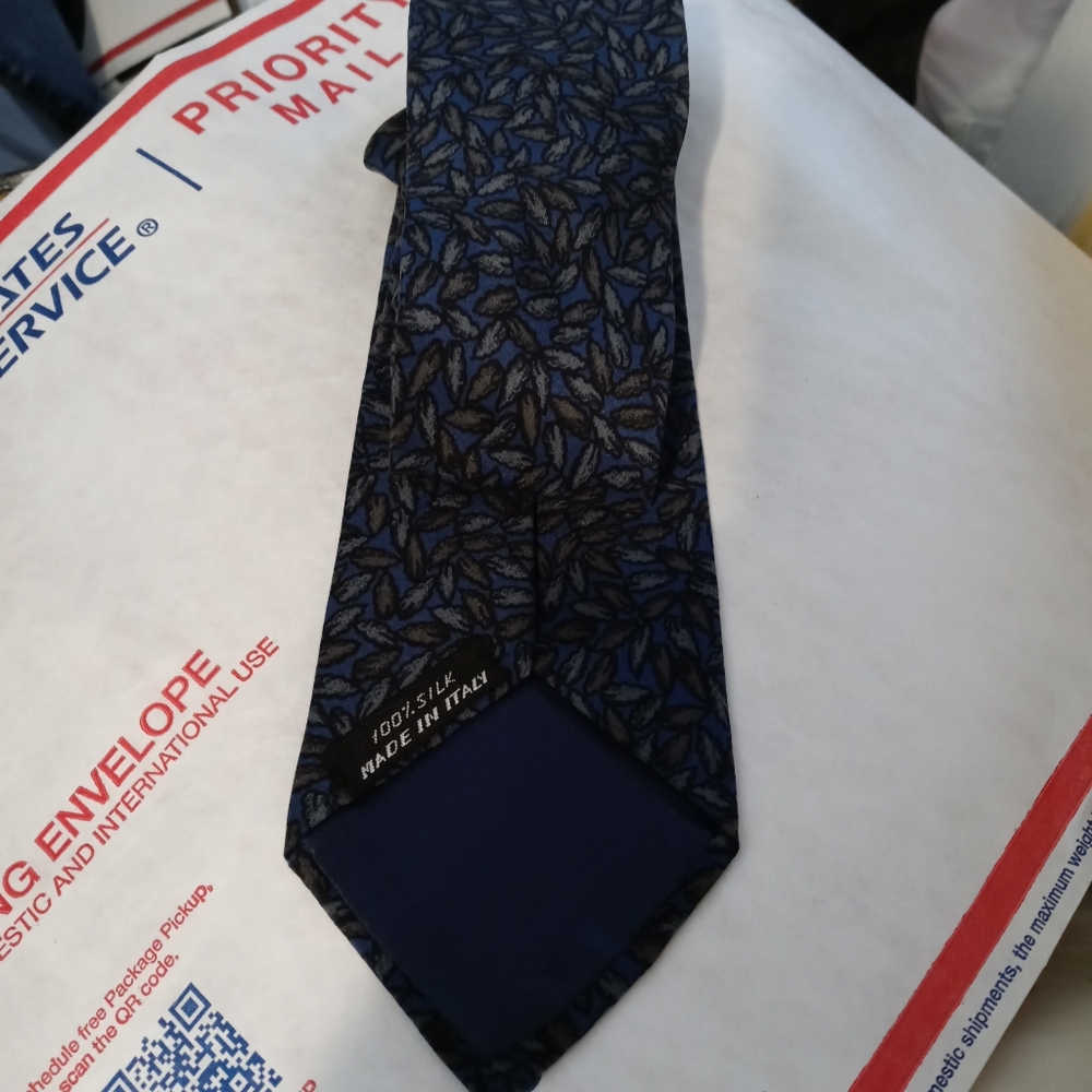 📚👔🎻ITALIAN DESIGNER SILK TIE🎒🎁🔬